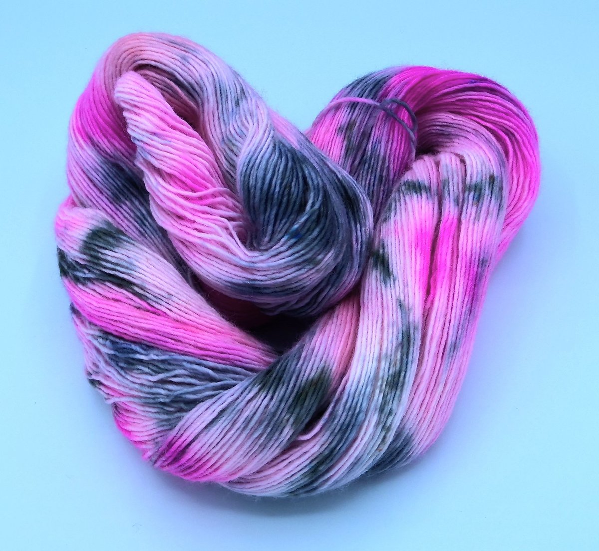 Merino Fine Organic – Fingering/Sock Yarn "Peekaboo"
