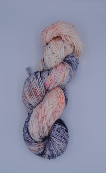 Premium Superwash Merino – DK Yarn "Mazzy"
